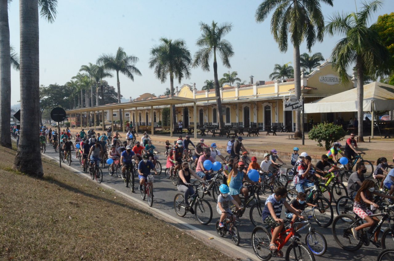 Passeio Ciclstico tem sada e chegada do Centro Cultural (Foto Gislaine Mathias)