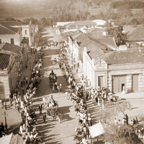 Foto mostra duas construes que integram as 11 primeiras casas da planta da Vila Bueno de 1894 (Acervo Casa da Memria Pe Gomes)